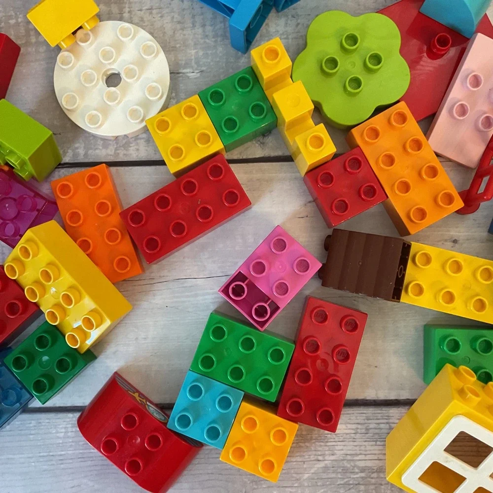 Lego duplo random